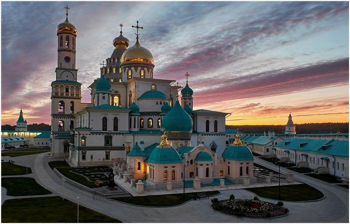 10 исторических городов России, куда стоит поехать на выходные