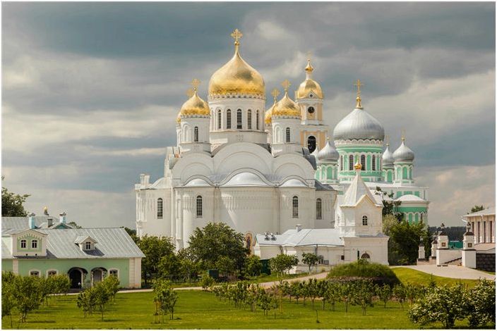 Свято-Троицкий Серафимо-Дивеевский монастырь.