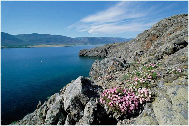 10 уникальных озер России