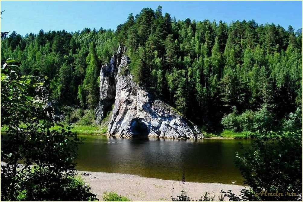 Природные достопримечательности Свердловской области на машине летом