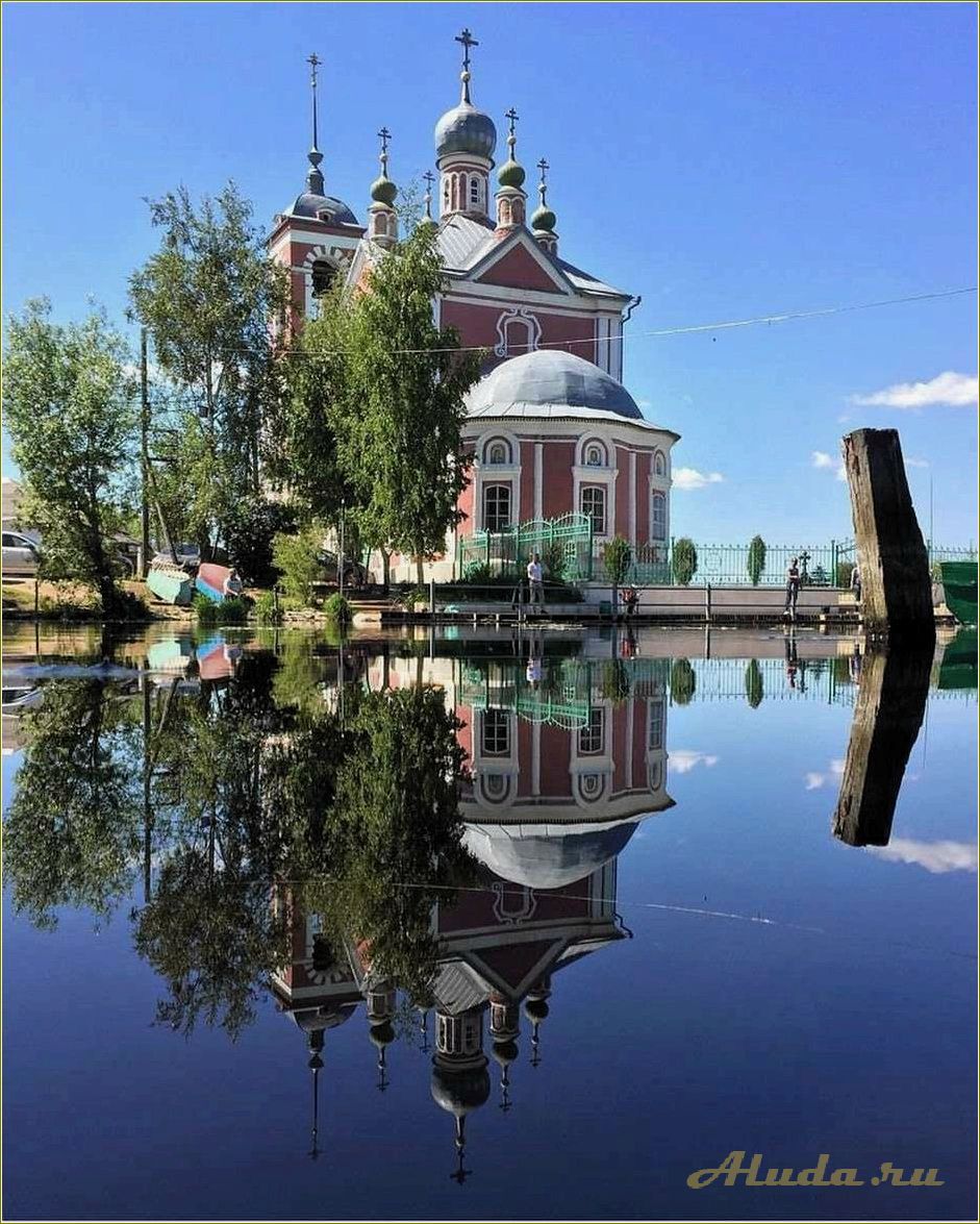 Переславль залесский городской парк. Плещеево озеро Переславль Залесский. Национальный парк Плещеево озеро Переславль Залесский. Плещеево озеро Церковь сорока мучеников. Переславль Залесский Плещеева озера.