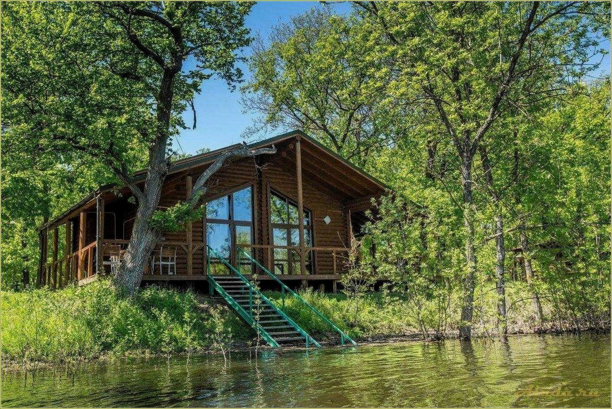 Комфортные коттеджи на берегу озера в Свердловской области: отличное место для отдыха.