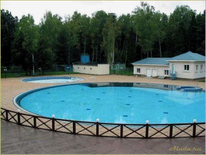 Лесная поляна база отдыха Свердловской области