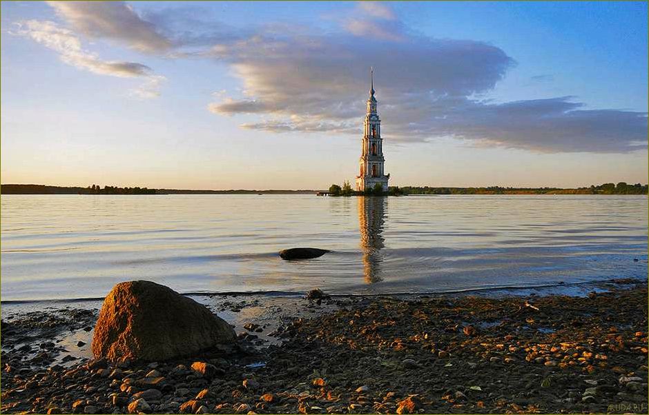 Отдых на реке Молога в Вологодской области — прекрасная возможность насладиться природой и активным отдыхом в живописном уголке России!