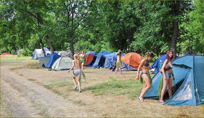 Отдых с палатками на прекрасном Бабьем озере в Воронежской области — идеальное место для активного отдыха на природе