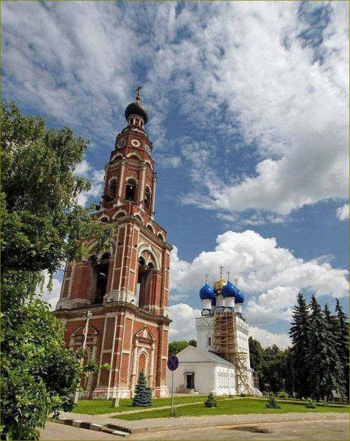 Путеводитель по богатым историей и красотами городу Бронницы Московской области