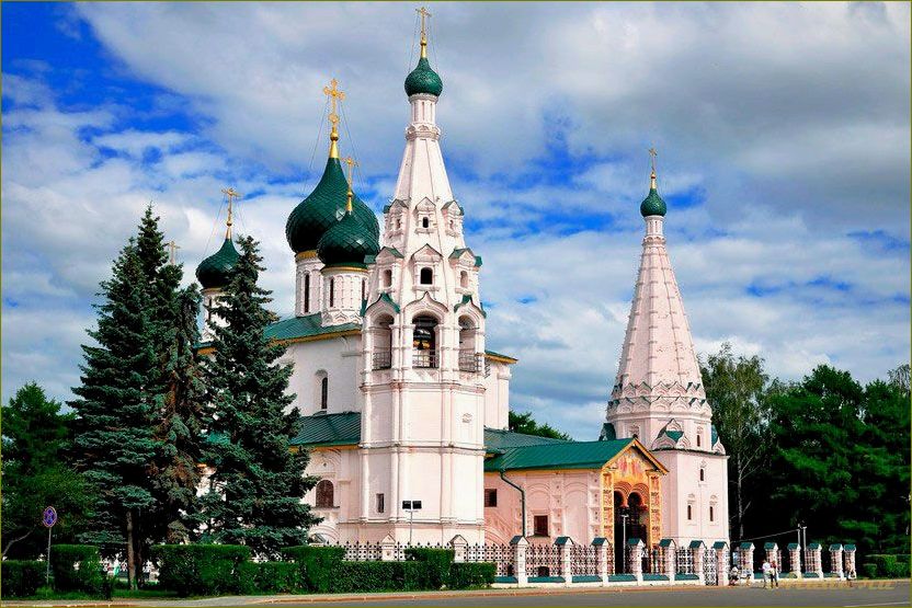 (карта, названиями, описанием, достопримечательностей, ярославля) Карта с названиями и описанием достопримечательностей Ярославля и Ярославской области: откройте для себя богатство культурного наследия и природной красоты.