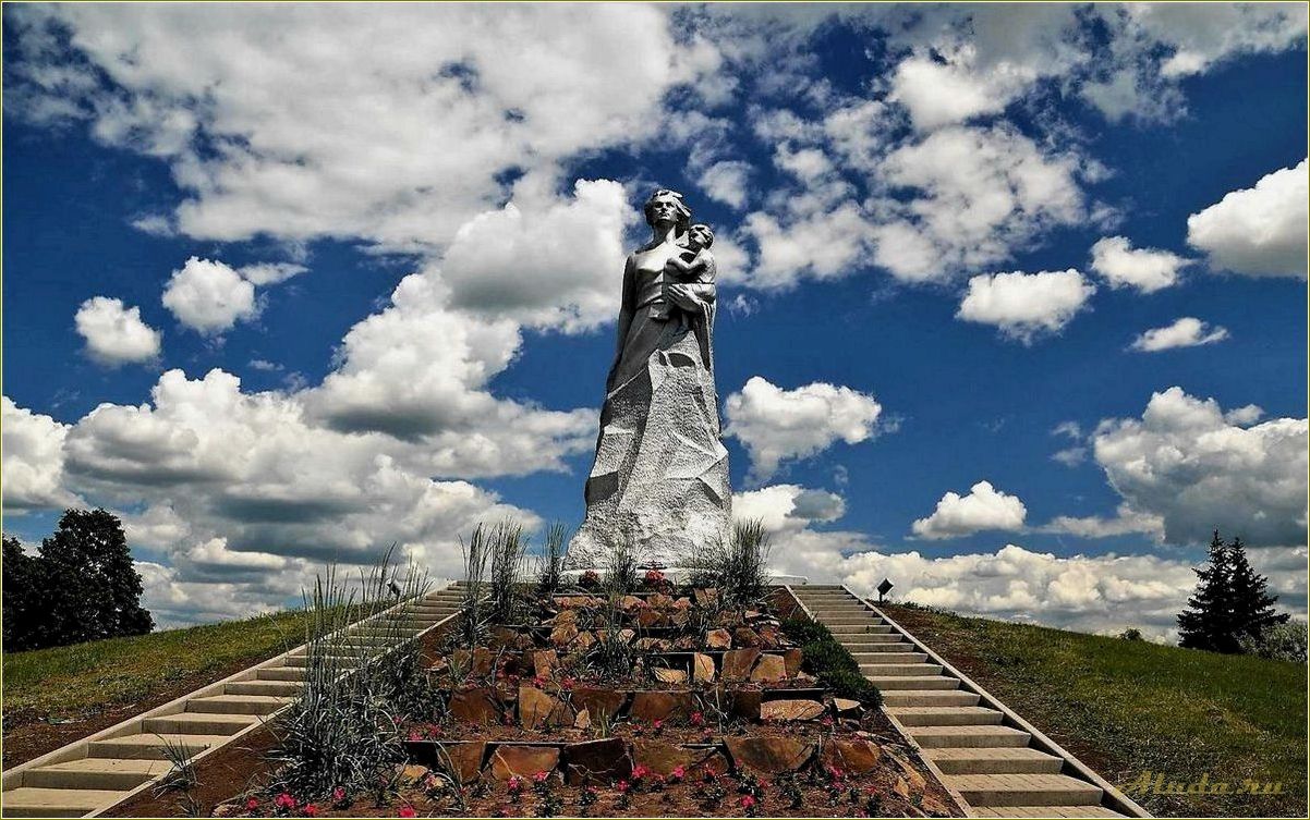 Исследуйте уникальные достопримечательности Матвеева кургана в Ростовской области и окунитесь в историю этого древнего места