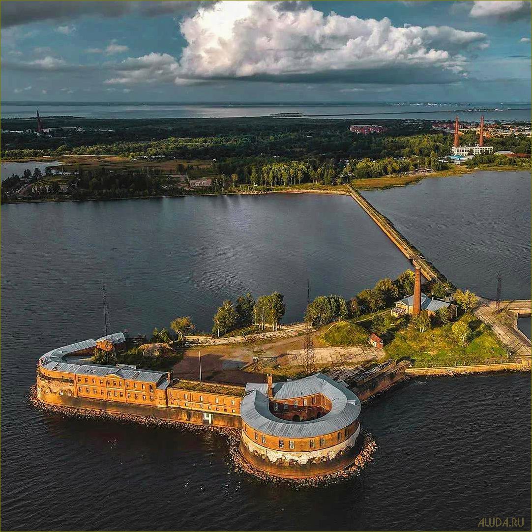 Город Кронштадт в Ленинградской области — уникальные достопримечательности, богатая история и привлекательные туристические маршруты