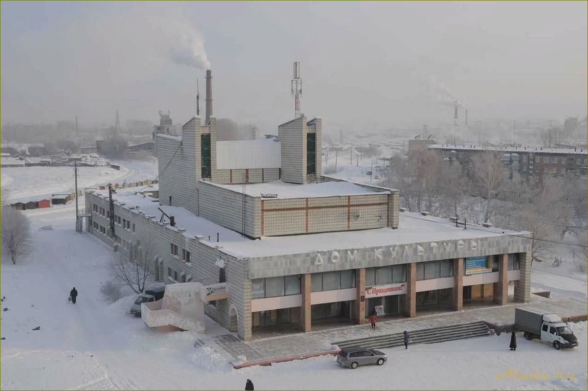 Озерные красоты и величественные горы — путеводитель по достопримечательностям горного поселка в Новосибирской области