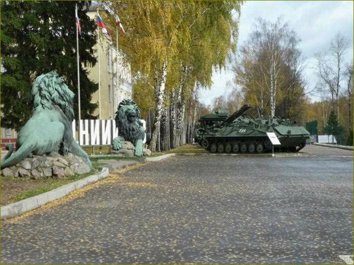 Исследуйте удивительные достопримечательности Нахабино в Московской области — знакомьтесь с богатым культурным наследием, погружайтесь в историю и наслаждайтесь прекрасными пейзажами