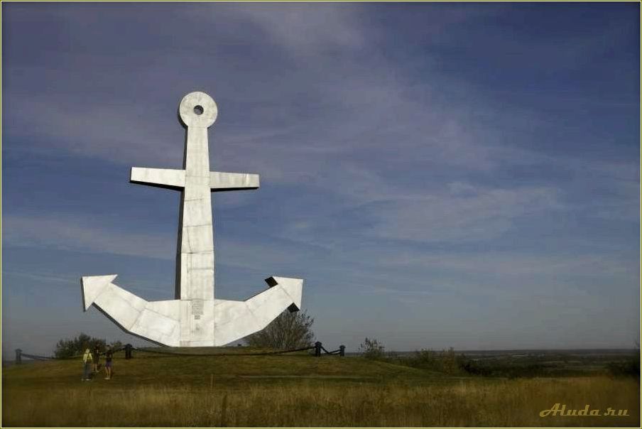 (матвеев, курган, одна, удивительных) Матвеев курган — одна из самых удивительных и загадочных достопримечательностей Ростовской области, притягивающая туристов своей историей и атмосферой