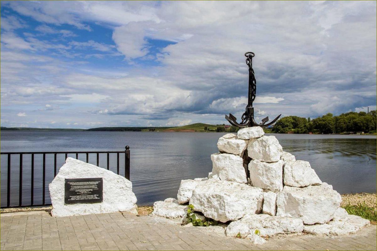 Удивительные достопримечательности прекрасной Белой Холуницы в удивительной Кировской области