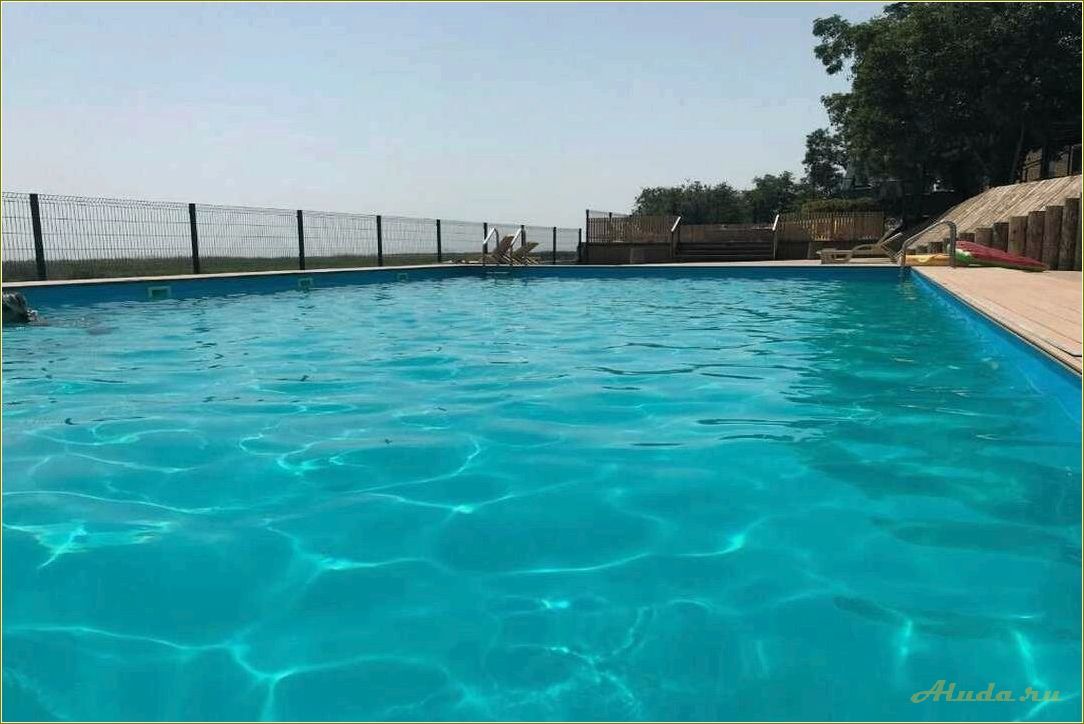Приморская жемчужина Ростовской области — отдых у бассейна