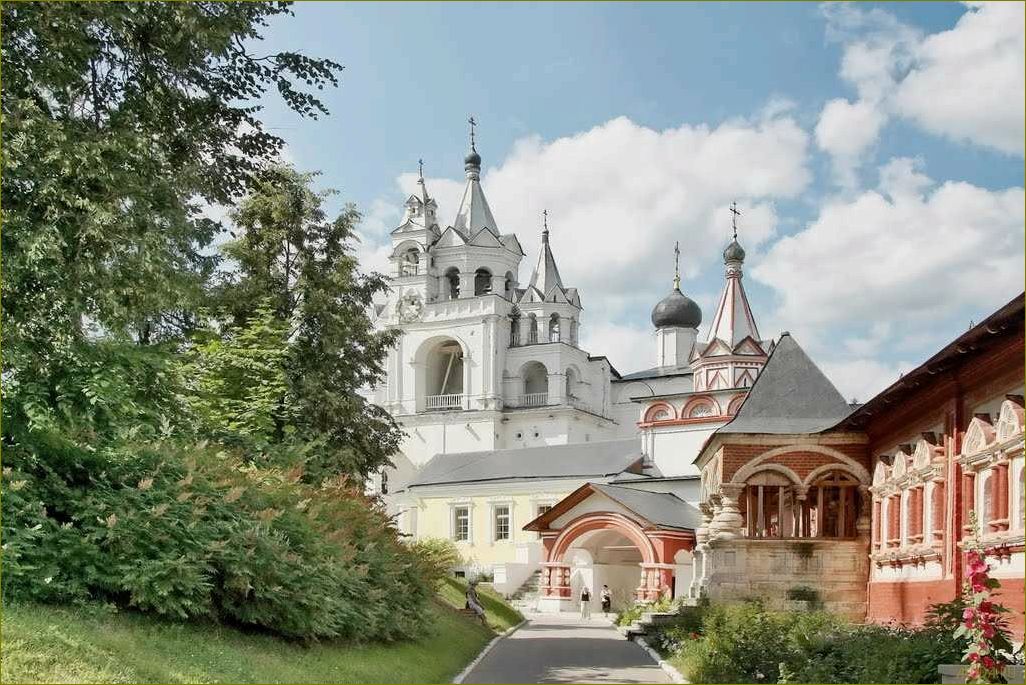 (лучшие, достопримечательности, московской, области, посещения) Лучшие достопримечательности Московской области для посещения на автомобиле