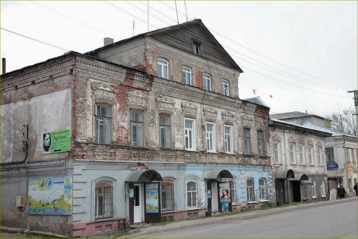 Исследуйте удивительные достопримечательности города Яранска Кировской области и погрузитесь в его богатую историю и культуру