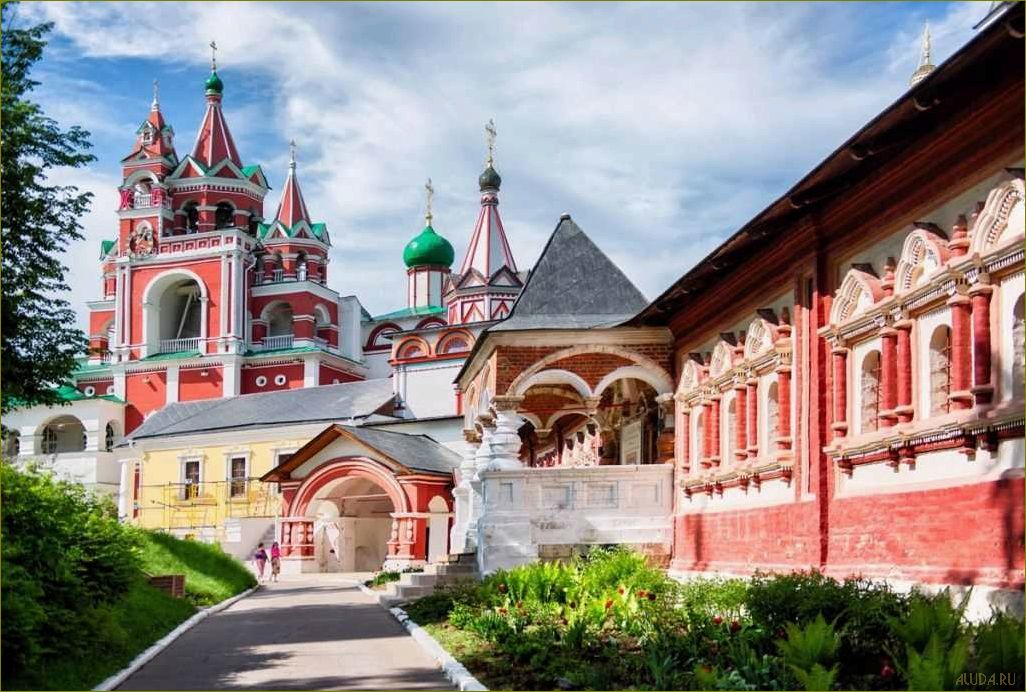 (исследуйте, великолепие, культурное, наследие, москвы) Исследуйте великолепие и культурное наследие Москвы и Московской области — от архитектурных шедевров до исторических памятников